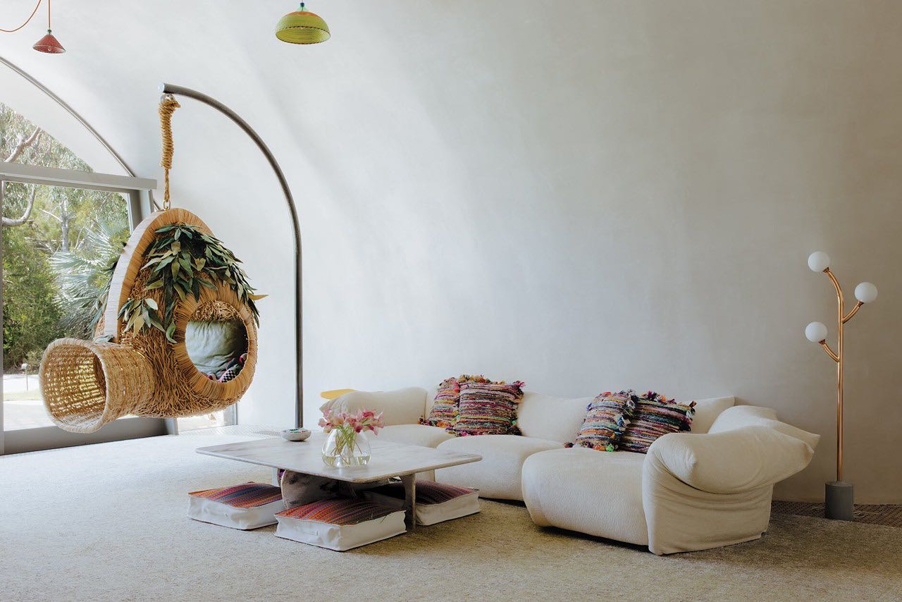 Robert Downey’s guest house in Malibu designed by @foxnahem is a MUST see in this weekend’s T-magazine